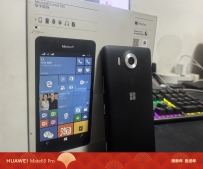 我的Lumia950看着还是很新的样子